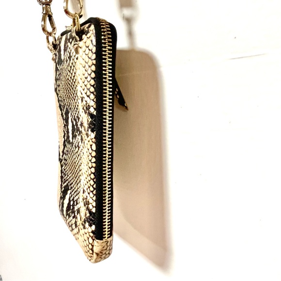 BANDOLIER Rare snakeskin crossbody zipper pouch/ cell phone holder - Picture 3 of 6